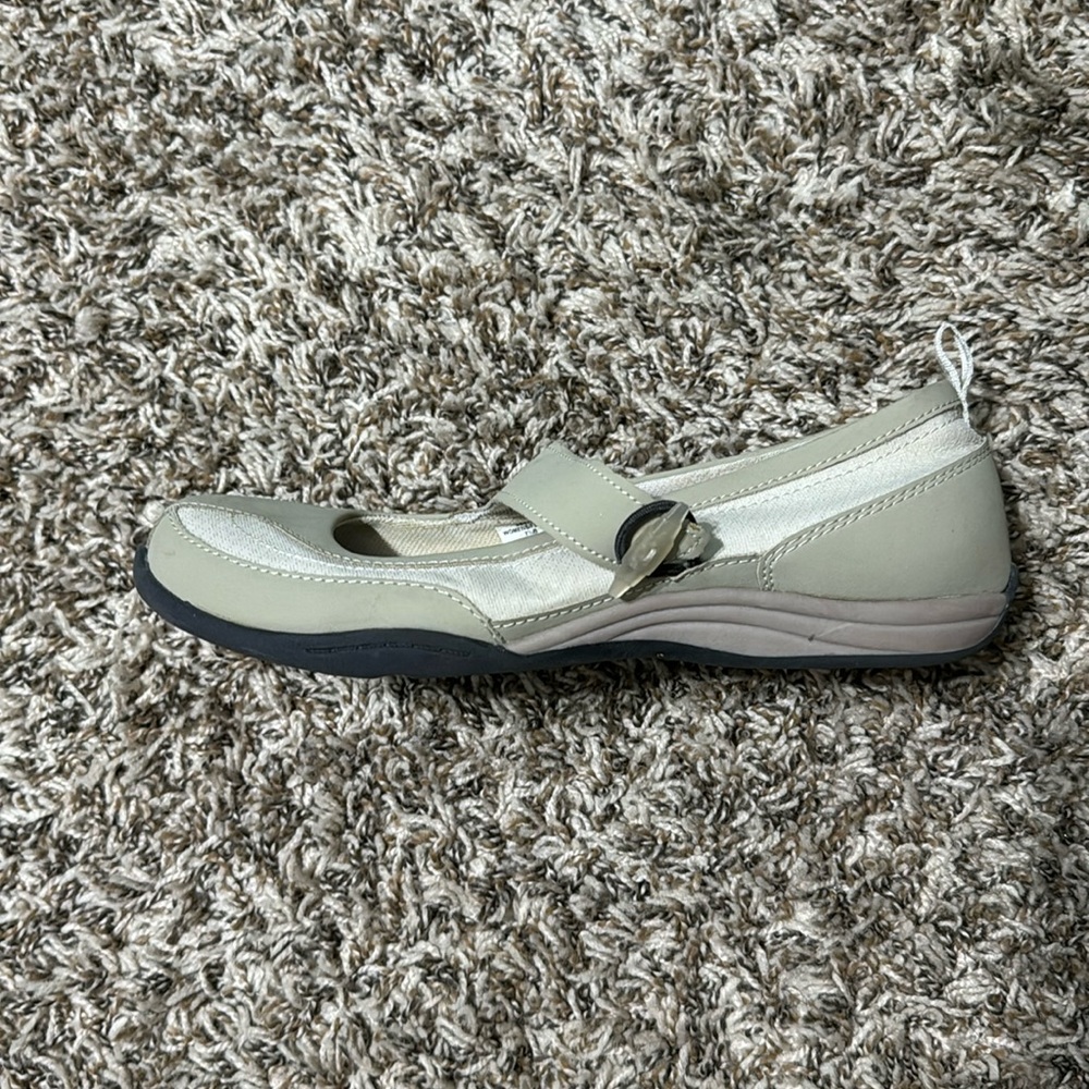 Women’s Lands End shoe size 7.5